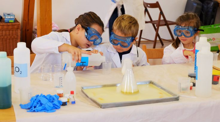 Warsztaty chemiczne z ChemicAl World